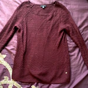 Maroon sweater